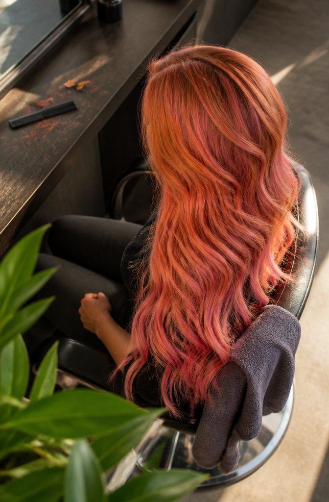 Long soft waves colored warm pink without blue or teal